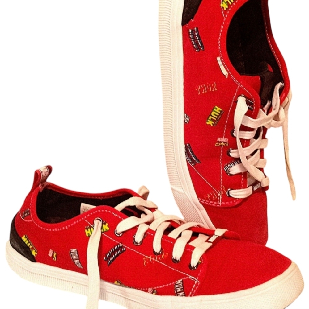 TOMS X Marvel Comic Hero Travel Lite Women Sneakers Size 9.5